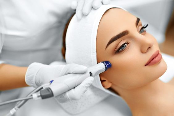 Obaji Hydrafacial: Advanced facial treatment that can improve the appearance of acne, wrinkles, and sun damage.